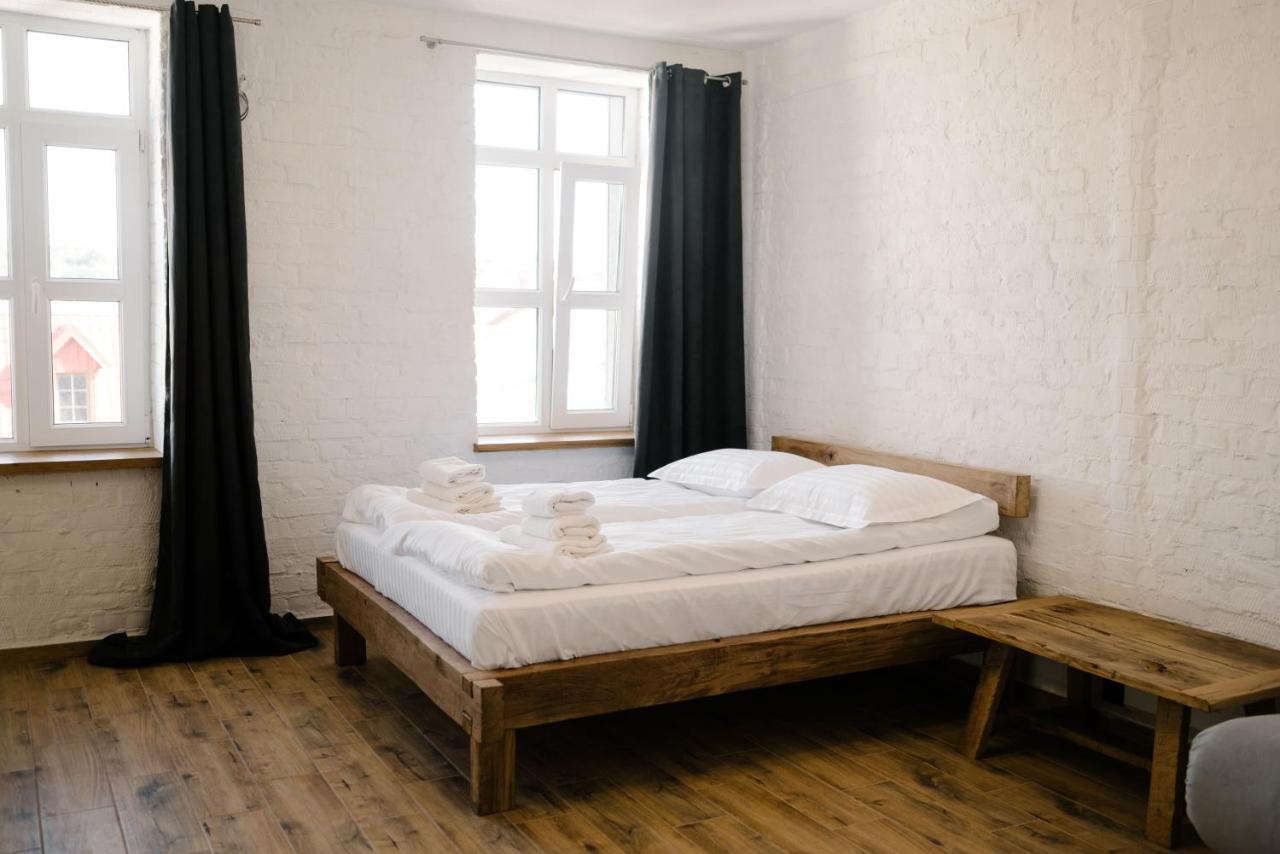 Hotel Dynasty Kamjanets-Podilskyi Eksteriør billede